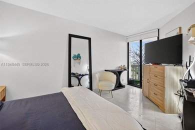 HIGH FLOOR 2 BED /2 BATH UNIT WITH TILE FLOORS THROUGHOUT - photo 11