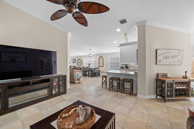 Meticulously maintained pool villa located in the highly - photo 12