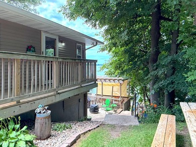 Nestled along the shores of beautiful Lake Francis, this - photo 24
