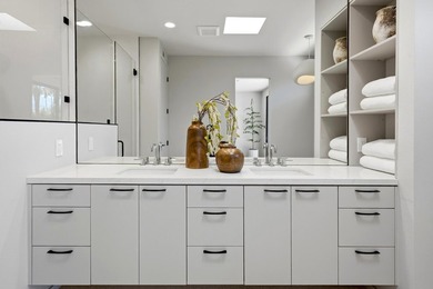 Welcome to elevated desert living in this stunning, reimagined - photo 27