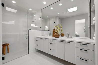 Welcome to elevated desert living in this stunning, reimagined - photo 28