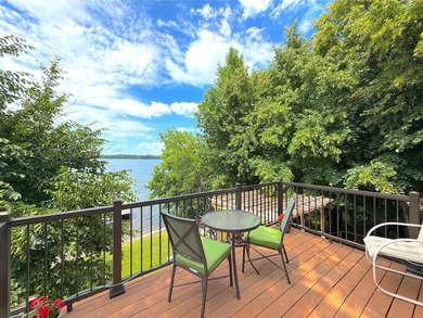 Nestled along the shores of beautiful Lake Francis, this - photo 28
