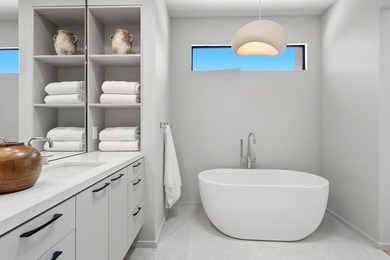 Welcome to elevated desert living in this stunning, reimagined - photo 29