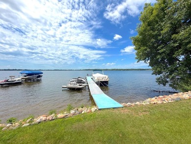 Nestled along the shores of beautiful Lake Francis, this - photo 31