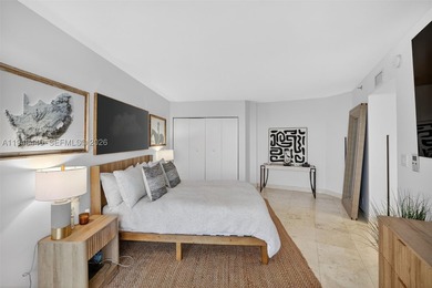 HIGH FLOOR 2 BED /2 BATH UNIT WITH TILE FLOORS THROUGHOUT - photo 32
