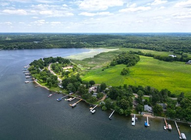Nestled along the shores of beautiful Lake Francis, this - photo 37