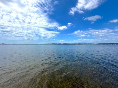 Nestled along the shores of beautiful Lake Francis, this - photo 43