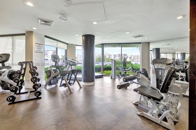 HIGH FLOOR 2 BED /2 BATH UNIT WITH TILE FLOORS THROUGHOUT - photo 48