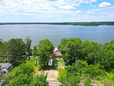 Nestled along the shores of beautiful Lake Francis, this - photo 50