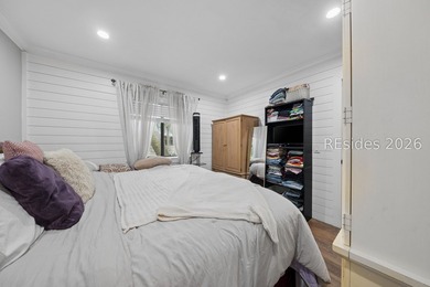 Welcome to this gorgeous renovated 2BD/1.5BA second-floor flat - photo 14