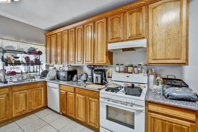 Welcome to 1390 and 1396 Highland Blvd, Hayward, CA 94542 - a - photo 17