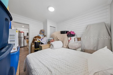 Welcome to this gorgeous renovated 2BD/1.5BA second-floor flat - photo 18