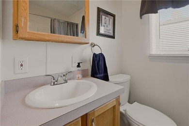 Welcome to this beautifully maintained 3-bedroom, 2-bath - photo 23