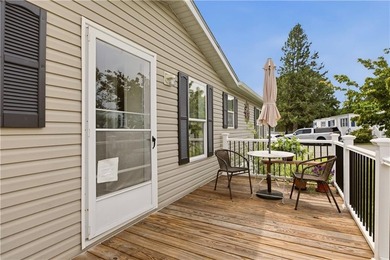 Welcome to this beautifully maintained 3-bedroom, 2-bath - photo 32