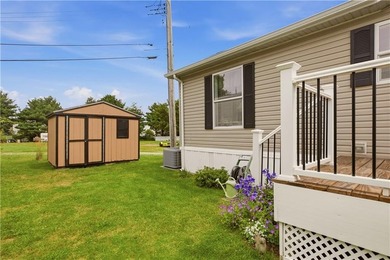 Welcome to this beautifully maintained 3-bedroom, 2-bath - photo 34