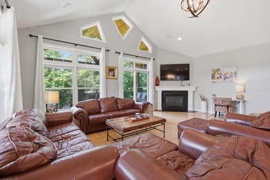 Showings begin 7/23. Opportunities like this don't come along - photo 11