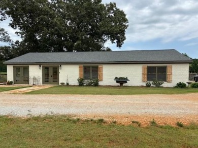 (private lake, pond, coastal) Home Active Under Contract in Hartwell Georgia