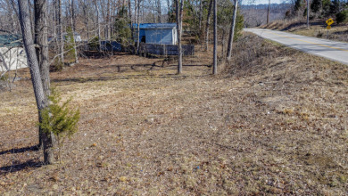 Camper-friendly corner lot! - photo 2
