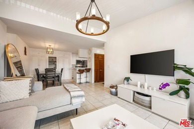Spacious and well-located condo offering an exceptional - photo 14