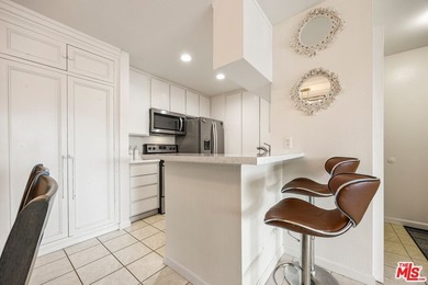 Spacious and well-located condo offering an exceptional - photo 18