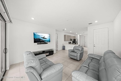 AMAZING price on this villa in the maintenance-free, luxury - photo 18