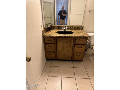 Beautiful 3 bedroom, 3 bathroom tri-level townhome, Great Value - photo 21