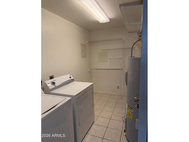 Beautiful 3 bedroom, 3 bathroom tri-level townhome, Great Value - photo 36