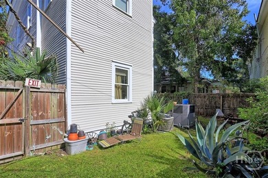 HAVE YOU BEEN LOOKING FOR A DUPLEX WHERE YOU CAN LIVE IN ONE - photo 36