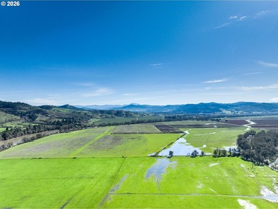 This renowned farmland was home to the famous Henry Estate - photo 2