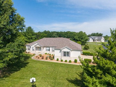 (private lake, pond, creek) Home For Sale in Mt Vernon Illinois
