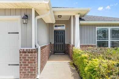 Beautiful nearly new home located in a family-friendly - photo 3