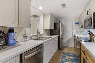 Beautifully furnished and updated 2 bedroom, 2.5 bath villa in - photo 15