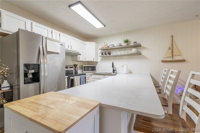 Ready to live the Lake Life? This fully renovated, move-in ready - photo 8