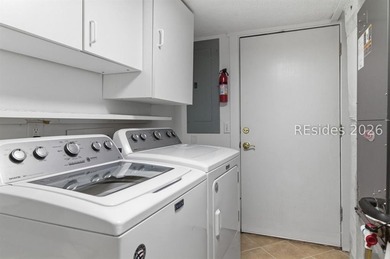 Beautifully furnished and updated 2 bedroom, 2.5 bath villa in - photo 28