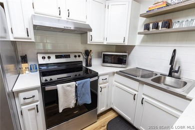 Ready to live the Lake Life? This fully renovated, move-in ready - photo 10