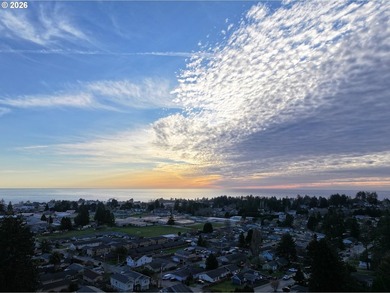 Light, Space, and a Hint of Ocean - Welcome Home. Coastal living - photo 3