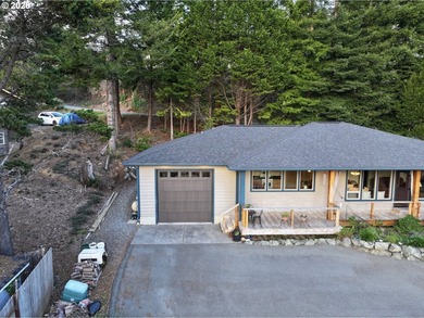 Light, Space, and a Hint of Ocean - Welcome Home. Coastal living - photo 5