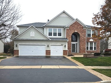 (private lake, pond, creek) Home For Sale in Lindenhurst Illinois