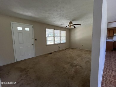 Welcome home to this 3 bedroom, 1.5 bath home tucked away on a - photo 5