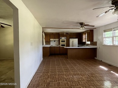 Welcome home to this 3 bedroom, 1.5 bath home tucked away on a - photo 6