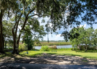 A Bay View Retreat Waiting to Be Discovered Tucked away on a - photo 4