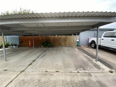 Unlock the potential of this amazing townhouse opportunity. A - photo 28