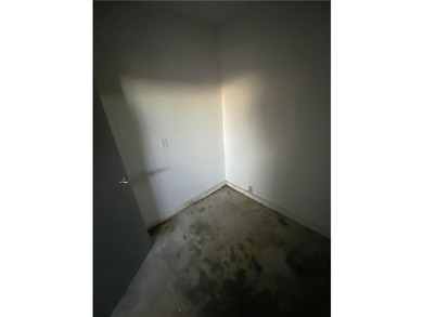 Unlock the potential of this amazing townhouse opportunity. A - photo 30