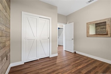 Private 3-bedroom, 2-bath metal home on 40 wooded acres in - photo 30