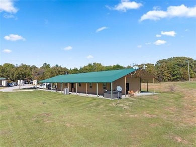 Private 3-bedroom, 2-bath metal home on 40 wooded acres in - photo 40