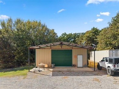 Private 3-bedroom, 2-bath metal home on 40 wooded acres in - photo 42