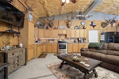 Private 3-bedroom, 2-bath metal home on 40 wooded acres in - photo 47