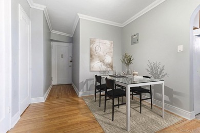 Welcome Home to this Beautifully renovated one-bedroom - photo 4