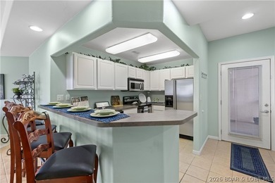 Enjoy easy lake living from this well-maintained, fully - photo 10