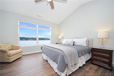 Discover lake living at its best in this top-floor 3 bedroom - photo 13